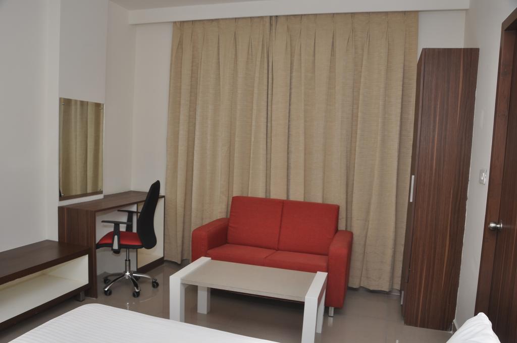 Continental Park Hotel Vijayawāda Exterior foto